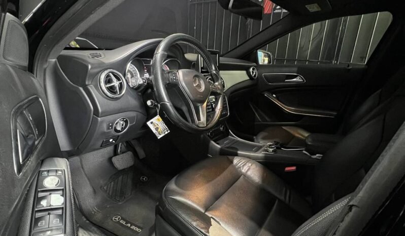 
								MERCEDES-BENZ GLA 200 1.6 T AT 4X2 full									
