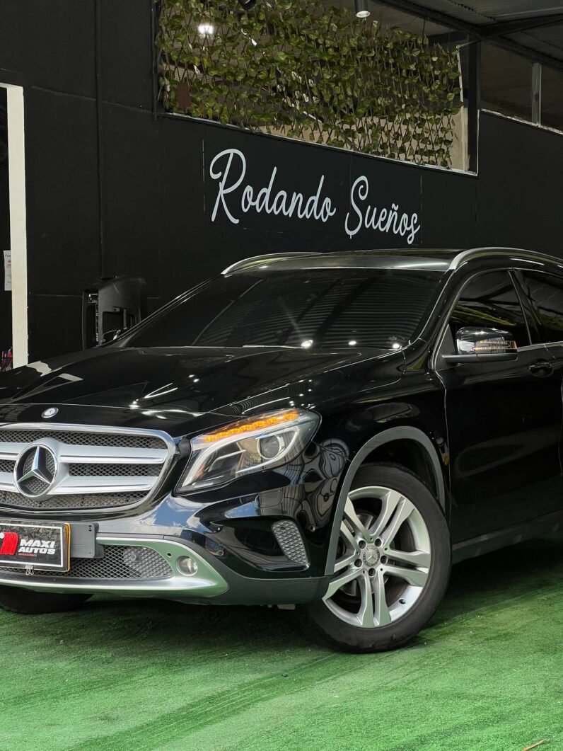 
								MERCEDES-BENZ GLA 200 1.6 T AT 4X2 full									