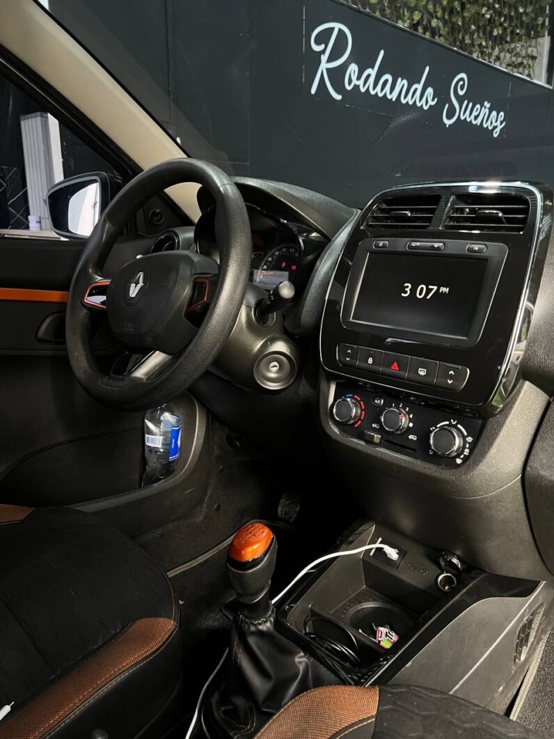 
								RENAULT KWID OUTSIDER MT 1.0 full									