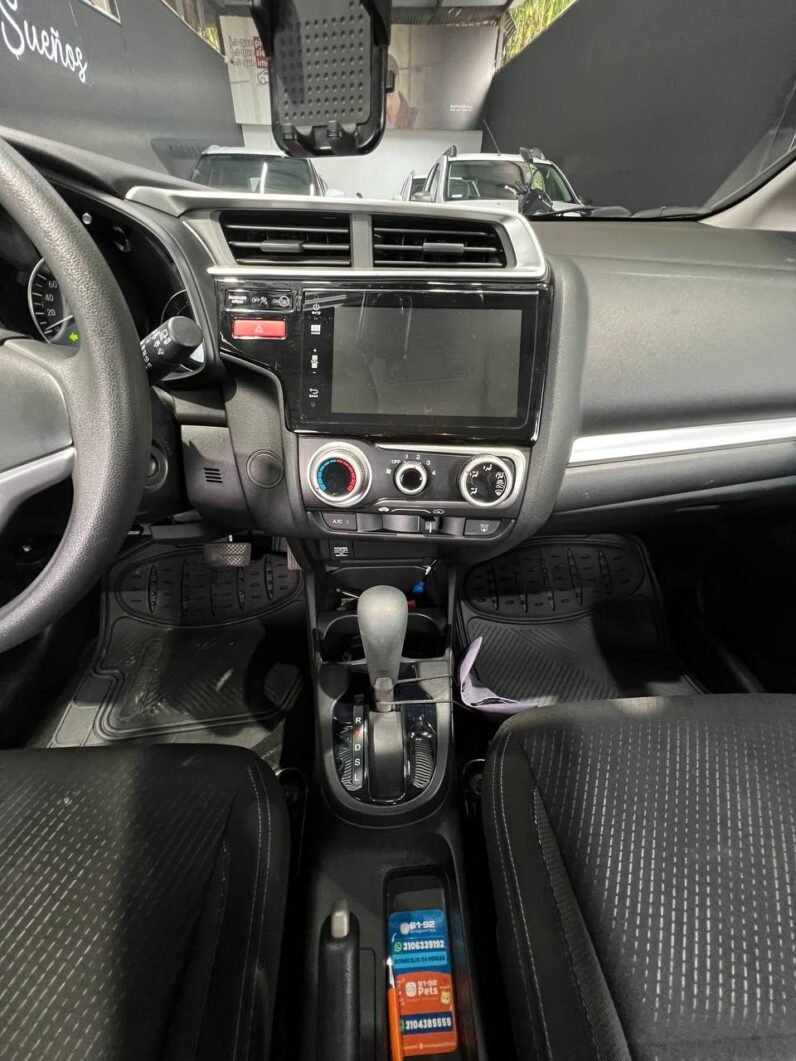 
								HONDA WR-V LX AT 1.5 full									