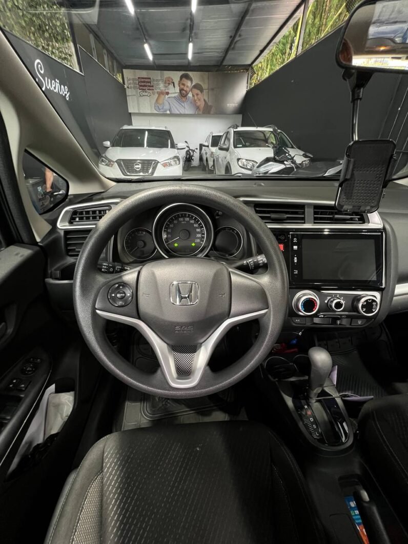 
								HONDA WR-V LX AT 1.5 full									