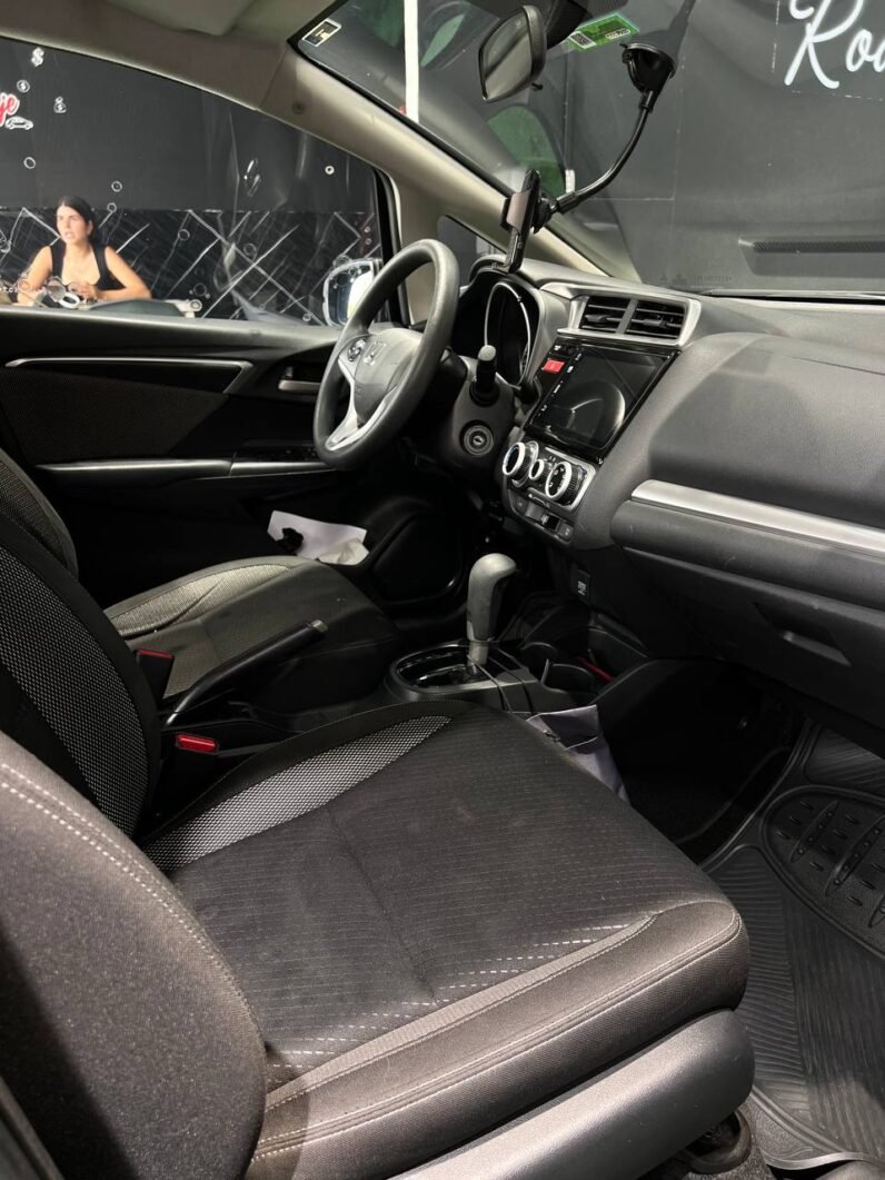 
								HONDA WR-V LX AT 1.5 full									