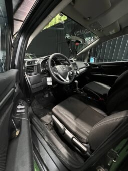 
										HONDA WR-V LX AT 1.5 full									