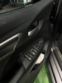 
										HONDA WR-V LX AT 1.5 full									