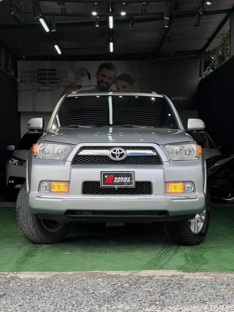 
								TOYOTA 4 RUNNER LIMITED 4*4 GASOLINA 4.0L AT full									