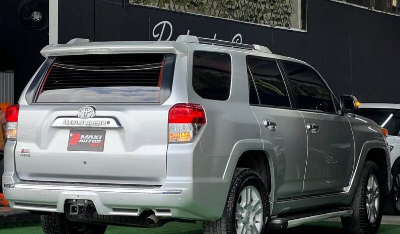 
								TOYOTA 4 RUNNER LIMITED 4*4 GASOLINA 4.0L AT full									
