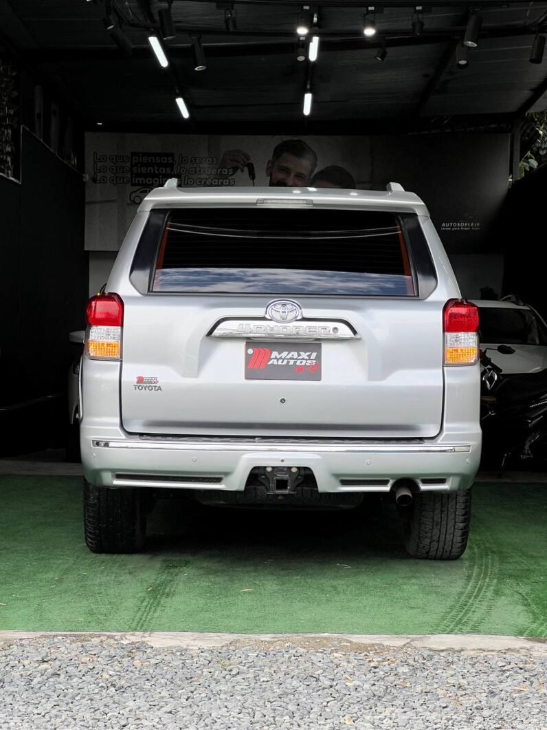 
								TOYOTA 4 RUNNER LIMITED 4*4 GASOLINA 4.0L AT full									