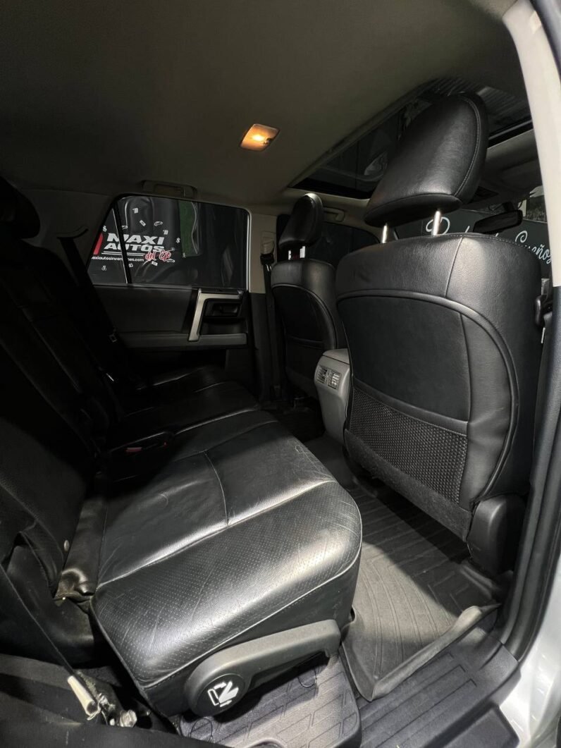 
								TOYOTA 4 RUNNER LIMITED 4*4 GASOLINA 4.0L AT full									