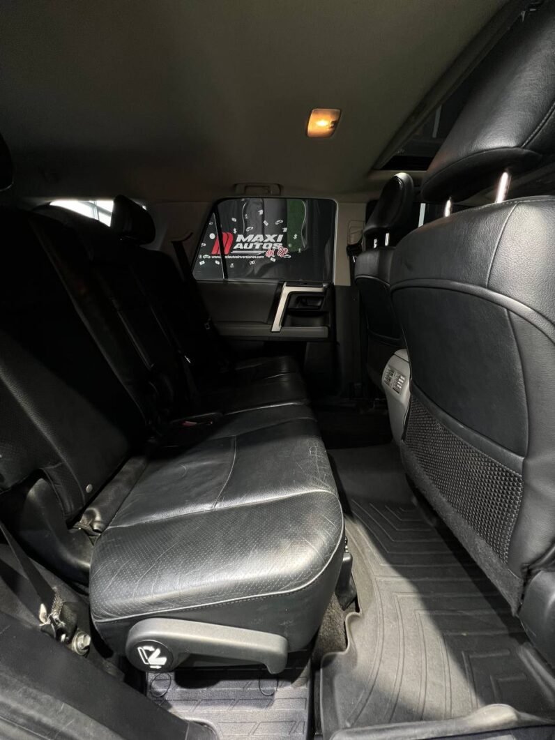 
								TOYOTA 4 RUNNER LIMITED 4*4 GASOLINA 4.0L AT full									