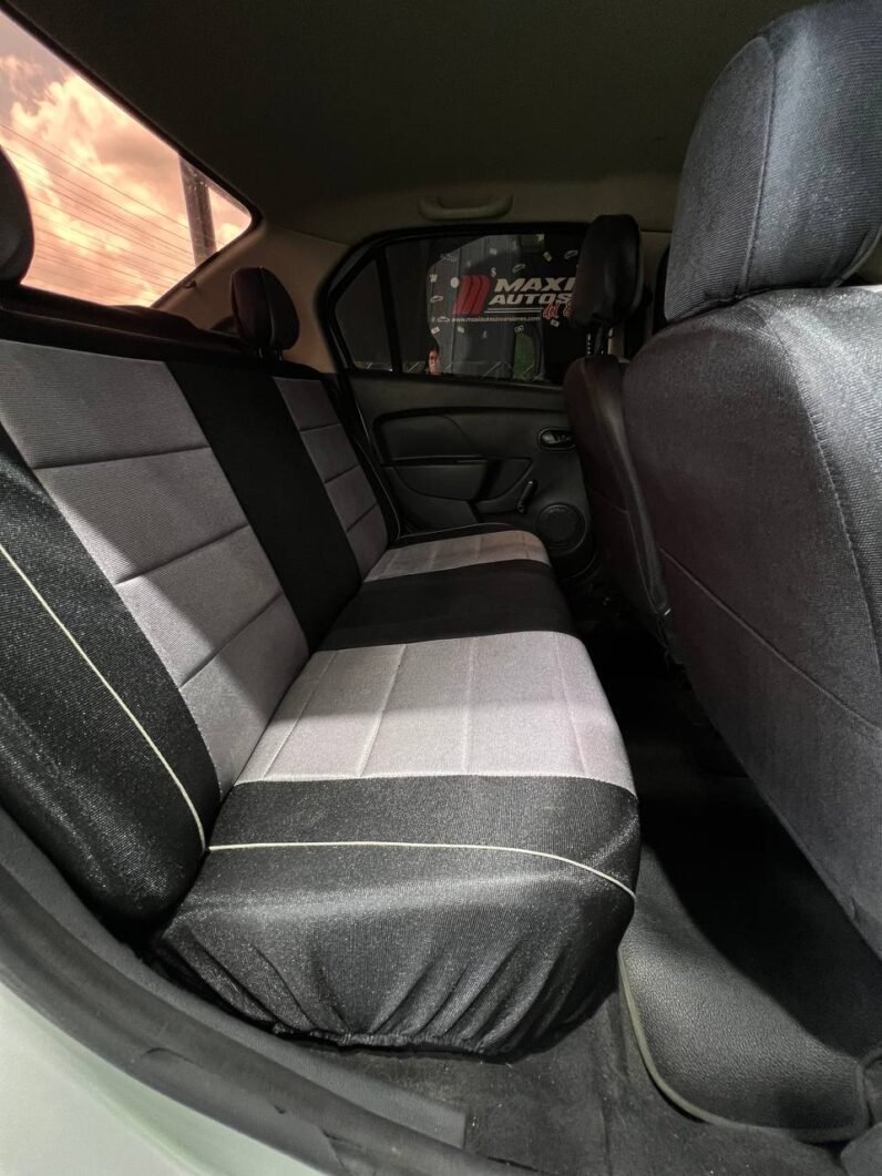 
								RENAULT LOGAN AUTHENTIQUE 1.6 MT full									