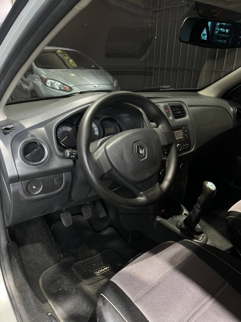 
								RENAULT LOGAN AUTHENTIQUE 1.6 MT full									
