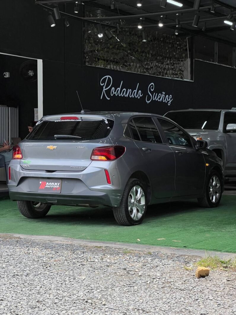 
								CHEVROLET ONIX TURBO PREMIER 1.0 HB full									