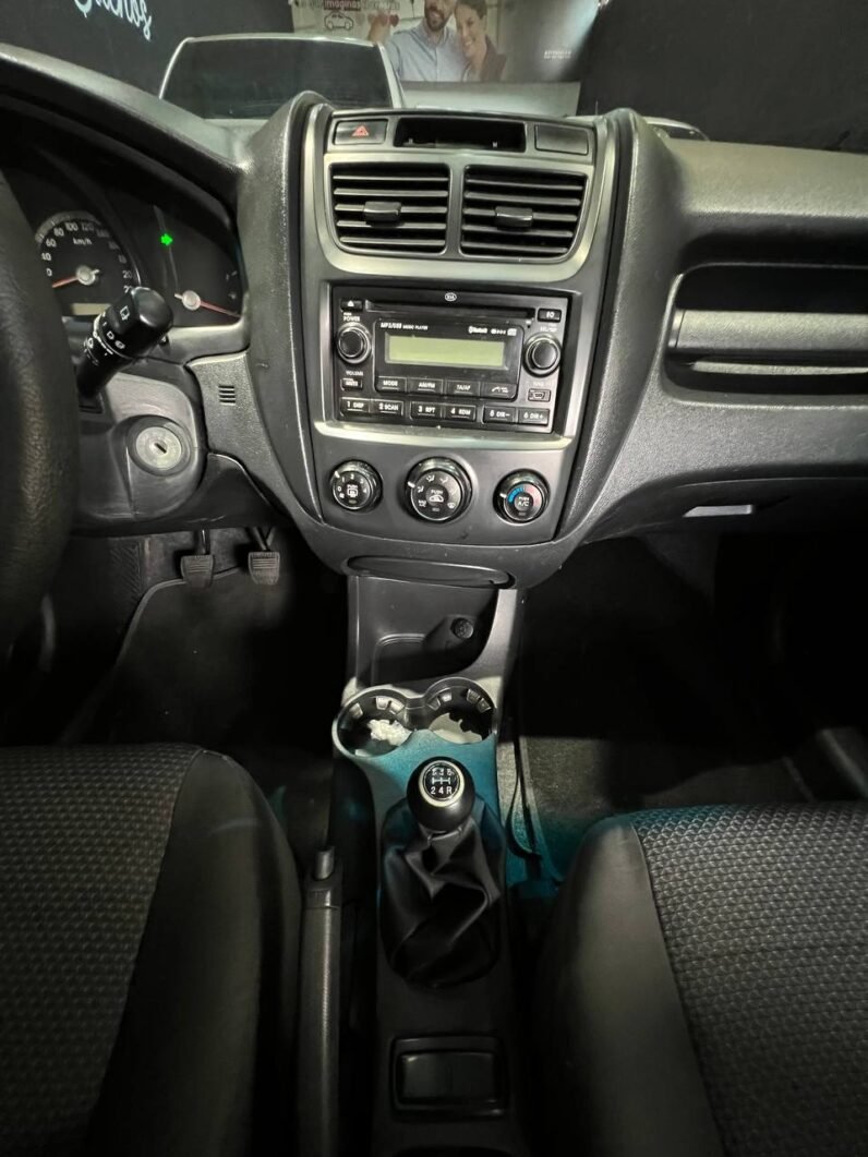 
								KIA NEW SPORTAGE LX 2.0 MT 4X4 full									
