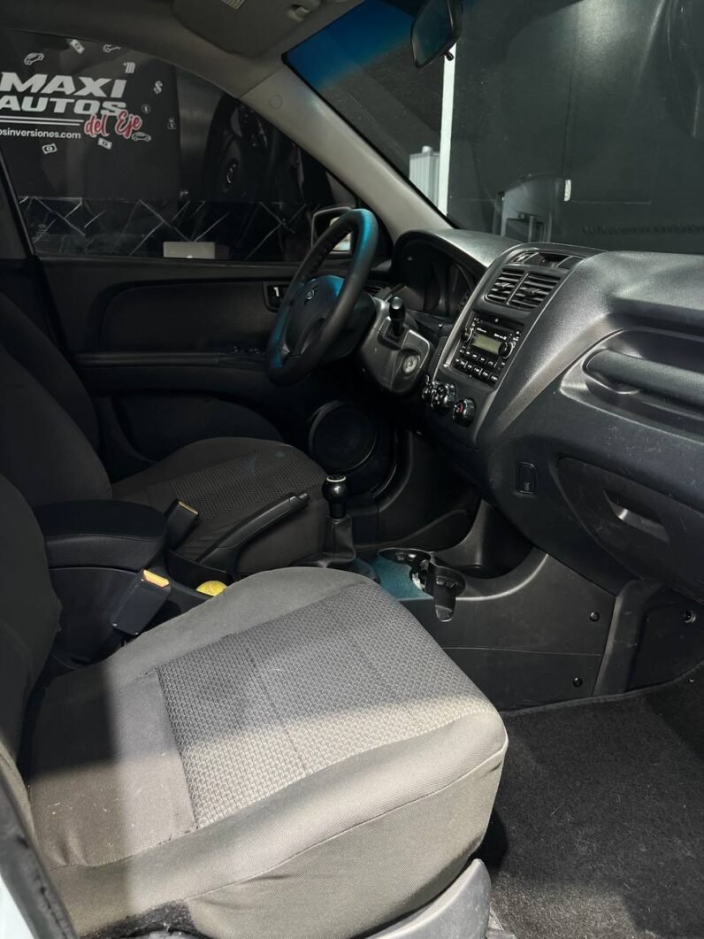 
								KIA NEW SPORTAGE LX 2.0 MT 4X4 full									