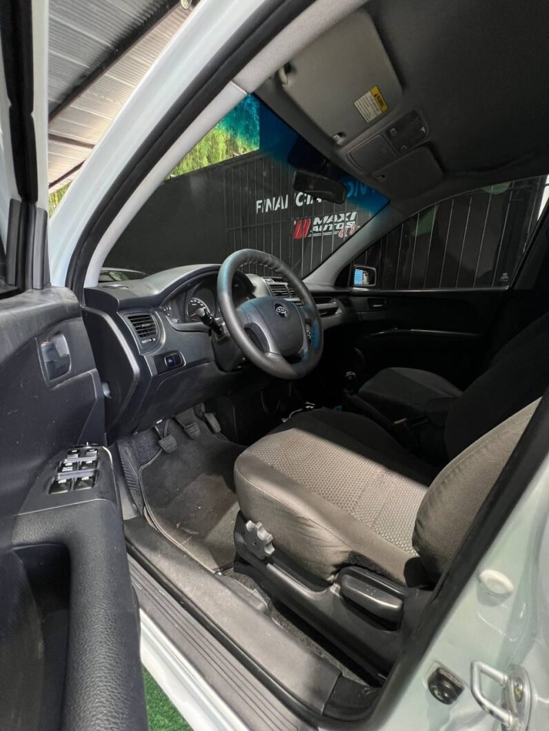 
								KIA NEW SPORTAGE LX 2.0 MT 4X4 full									