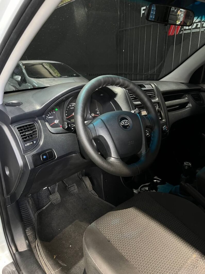 
								KIA NEW SPORTAGE LX 2.0 MT 4X4 full									