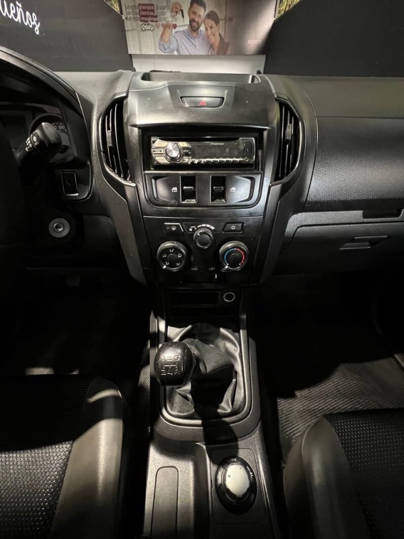 
								CHEVROLET D MAX 2.5, 4×4 MT DIESEL full									