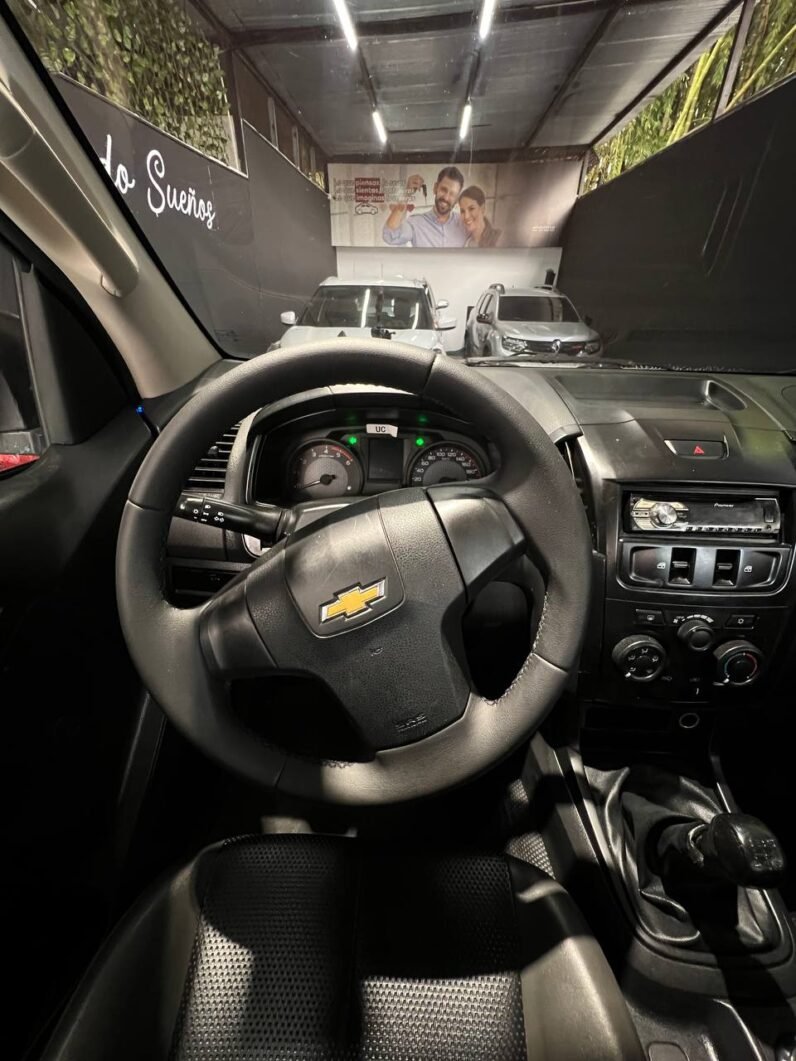 
								CHEVROLET D MAX 2.5, 4×4 MT DIESEL full									