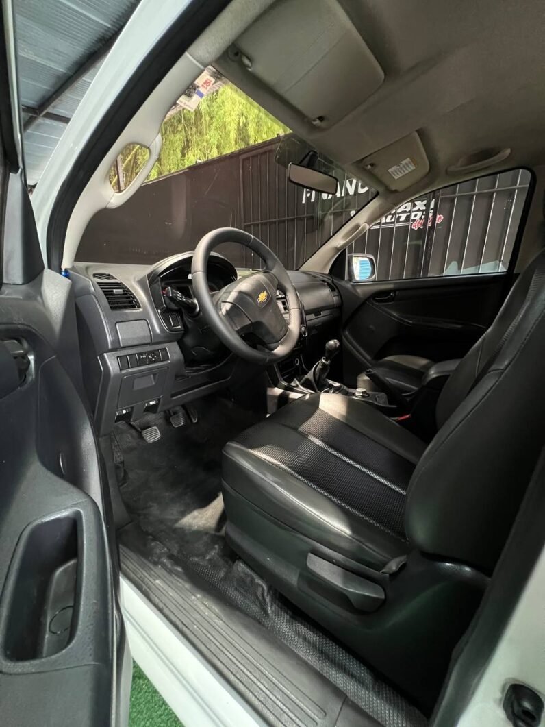 
								CHEVROLET D MAX 2.5, 4×4 MT DIESEL full									