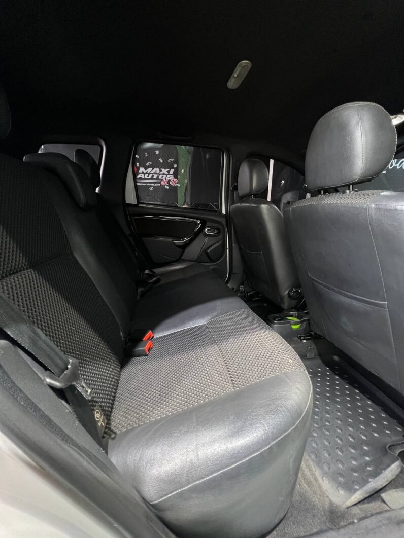 
								RENAULT DUSTER DYNAMIQUE 4X4 MT 2.0 full									