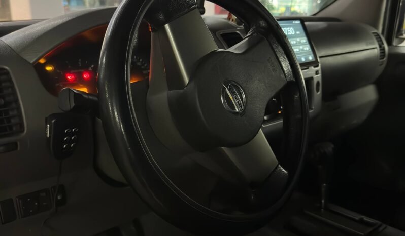 
								NISSAN NAVARA TURBO 4X4 2.5 AT full									