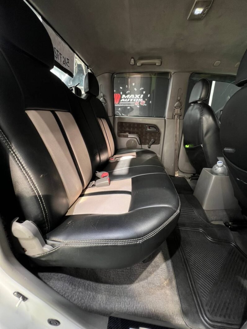 
								CHEVROLET LUV D-MAX 4X2 full									