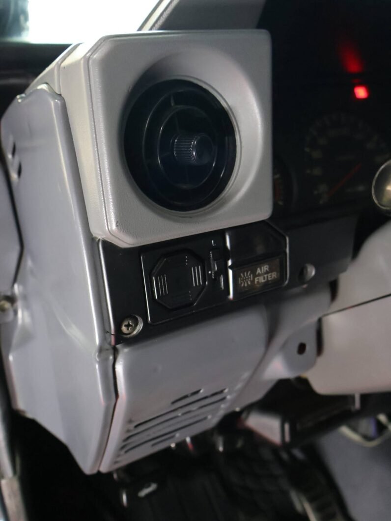
								TOYOTA LAND CRUISER 4.5 full									