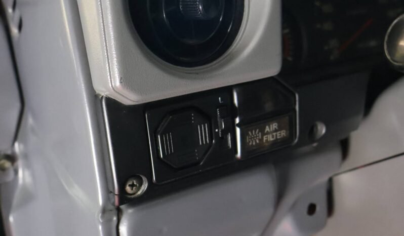 
								TOYOTA LAND CRUISER 4.5 full									
