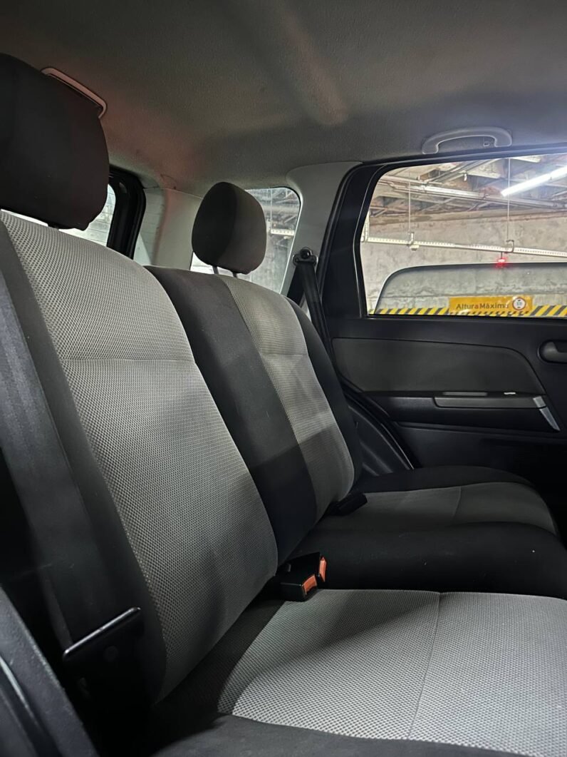 
								FORD ECOSPORT 2.0L 4X4 MT full									