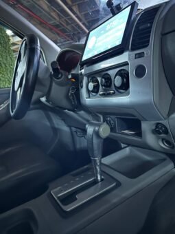 
										NISSAN NAVARA TURBO 4X4 2.5 AT full									