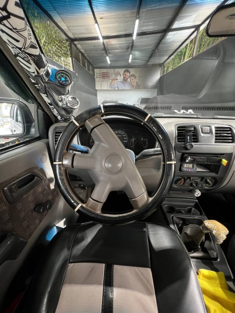 
								CHEVROLET LUV D-MAX 4X2 full									