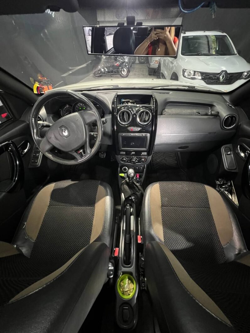 
								RENAULT DUSTER DYNAMIQUE 4X4 MT 2.0 full									