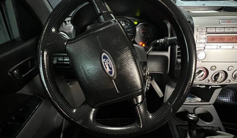 
								FORD RANGER XLT 2.6 GASOLINA MT 4X4 full									