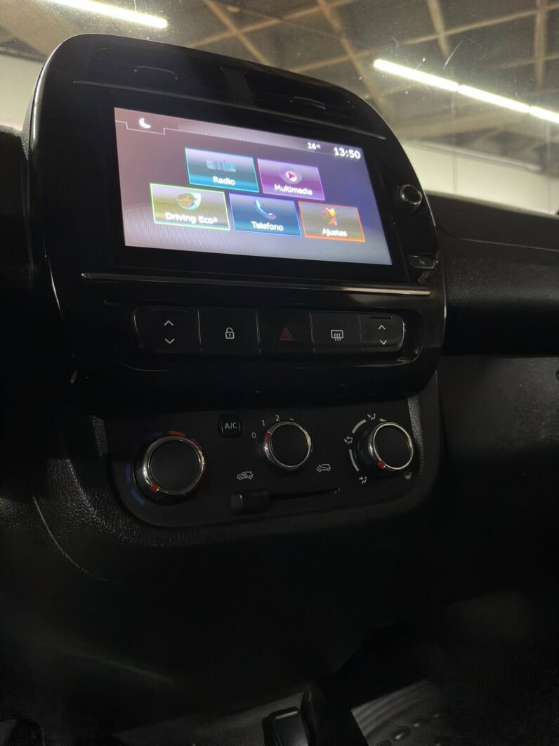 
								RENAULT KWID INTENS full									
