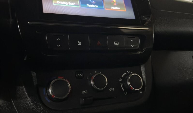 
								RENAULT KWID INTENS full									
