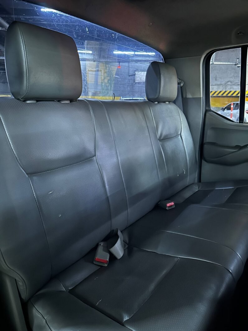 
								NISSAN NAVARA TURBO 4X4 2.5 AT full									