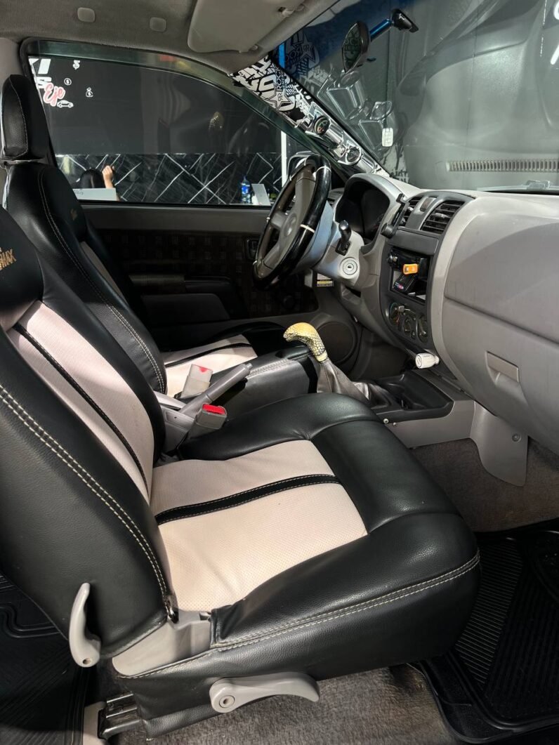 
								CHEVROLET LUV D-MAX 4X2 full									