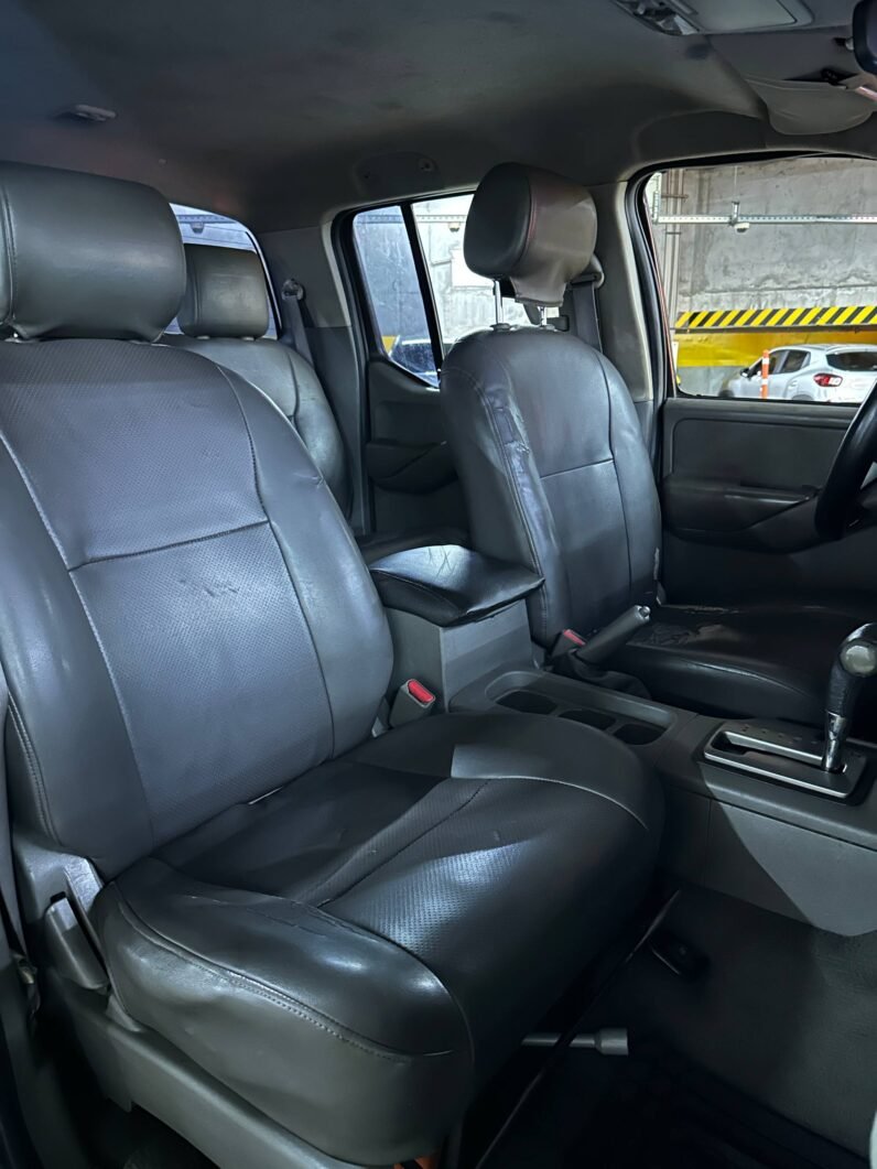 
								NISSAN NAVARA TURBO 4X4 2.5 AT full									