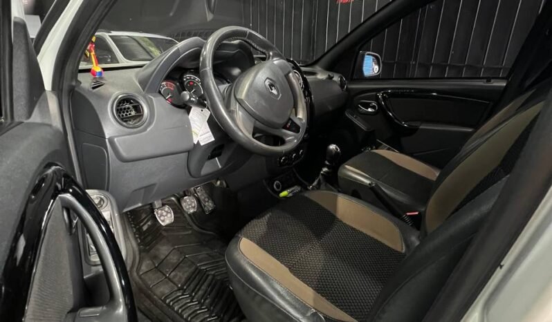 
								RENAULT DUSTER DYNAMIQUE 4X4 MT 2.0 full									
