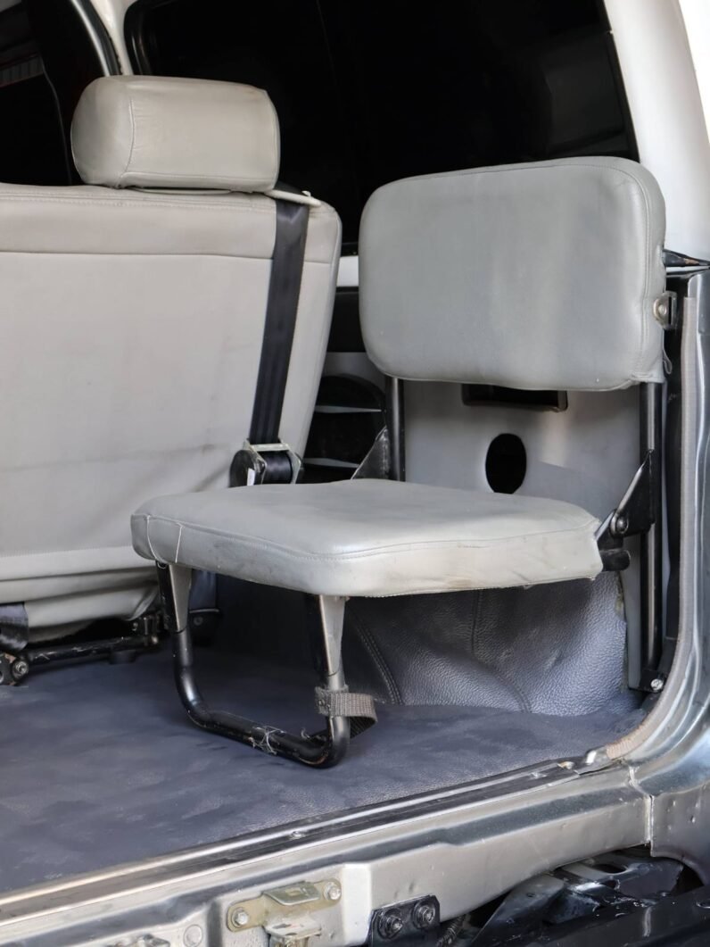 
								TOYOTA LAND CRUISER 4.5 full									