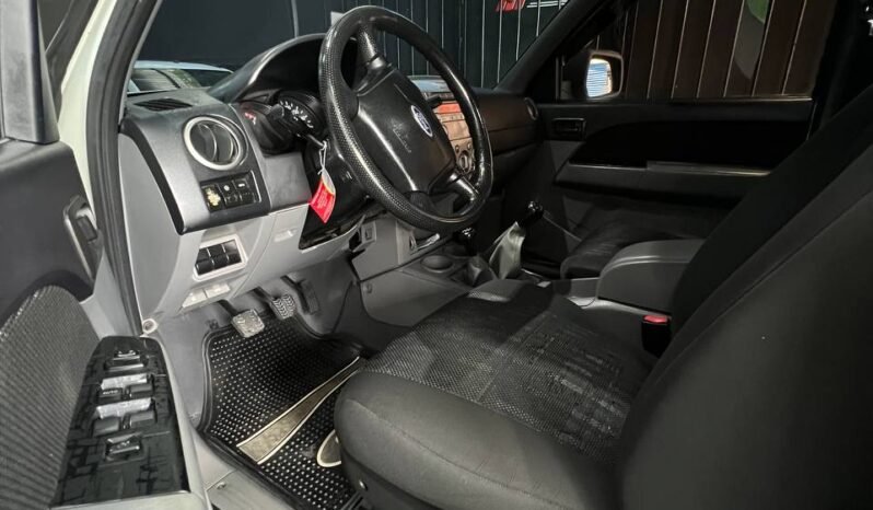 
								FORD RANGER XLT 2.6 GASOLINA MT 4X4 full									