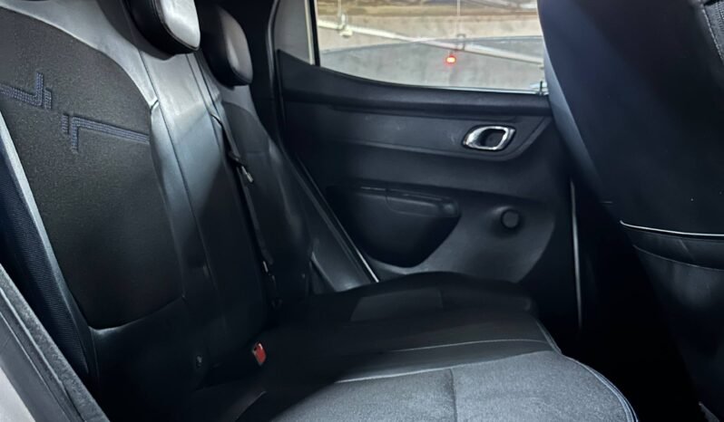 
								RENAULT KWID INTENS full									