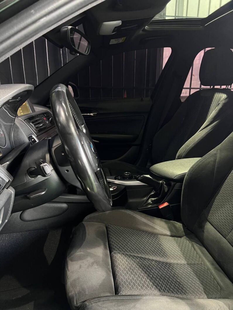 
								BMW 118 I 1.6 AT full									