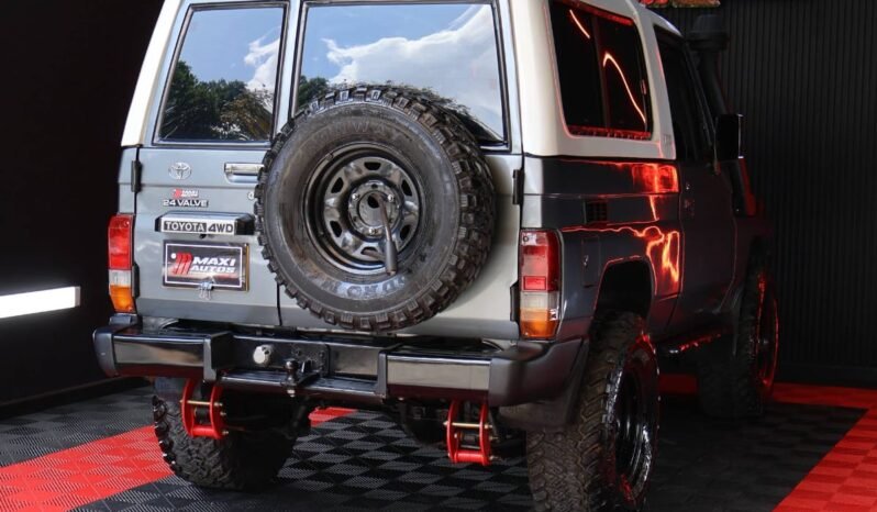 
								TOYOTA LAND CRUISER 4.5 full									