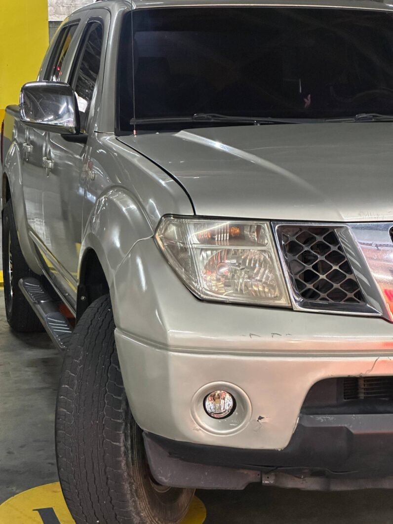 
								NISSAN NAVARA TURBO 4X4 2.5 AT full									