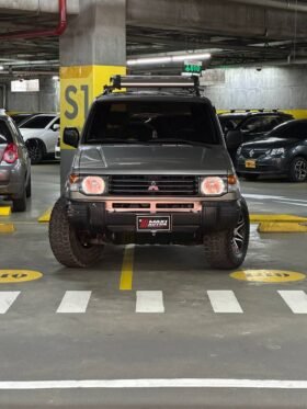 MITSUBISHI MONTERO V6 3.0L MT 4X4