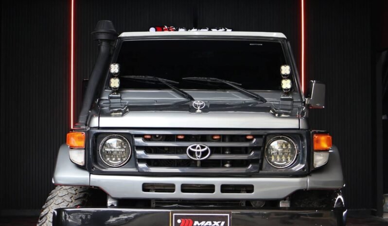 
								TOYOTA LAND CRUISER 4.5 full									