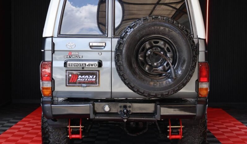 
								TOYOTA LAND CRUISER 4.5 full									