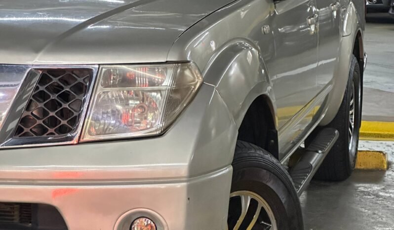 
								NISSAN NAVARA TURBO 4X4 2.5 AT full									