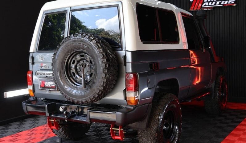 
								TOYOTA LAND CRUISER 4.5 full									